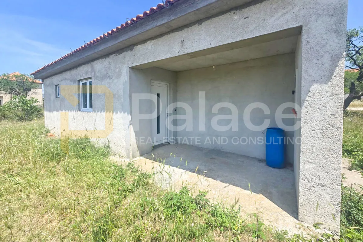 kuća prizemnica velikog potencijala na terenu 3000 m2, skradin-cicvare - slika 4
