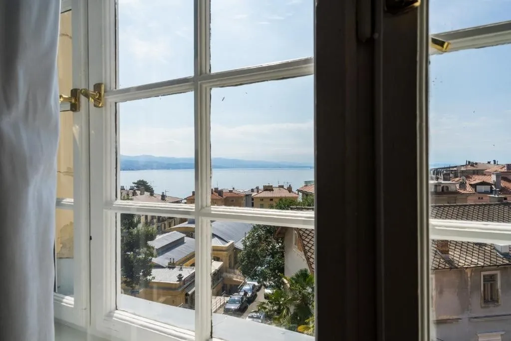 opatija centar, 5 apartmana 200m2, ekskluzivna investicijska prilika - slika 9