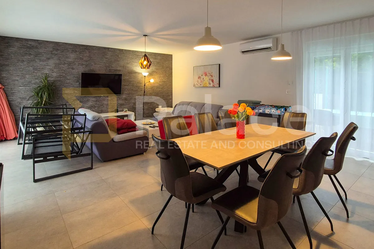 Predivna kuća 150m2 sa bazenom na 500m2 okućnice, idealna za život ili iznajmljivanje, Šišan - Šišan, Ližnjan