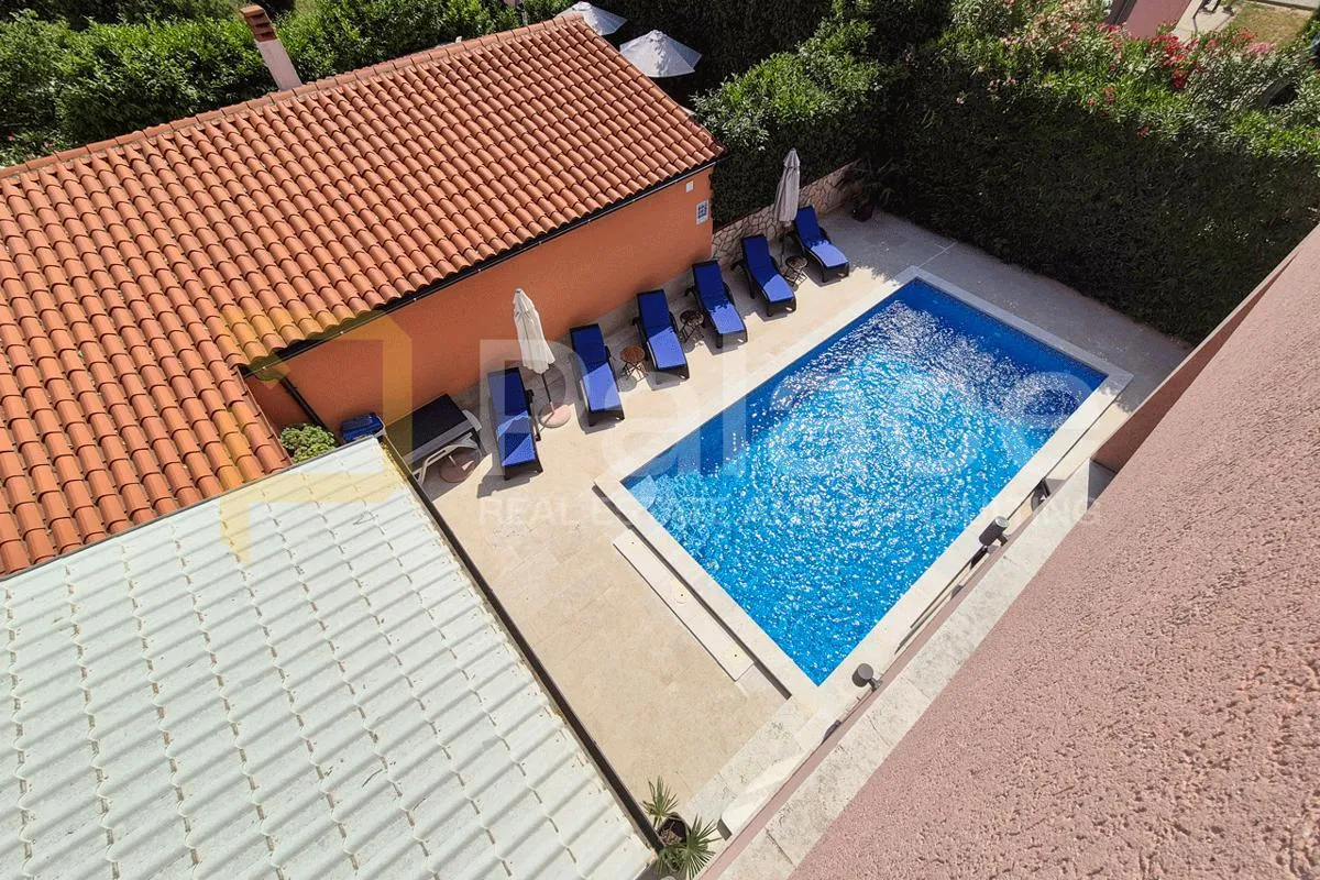 luksuzna vila s bazenom i jacuzzijem u blizini medulina - slika 27