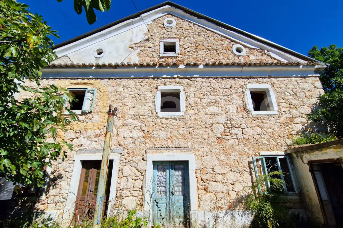 predivna kamena kuća s okućnicom i pogledom, križišće, 250 m² - slika 2