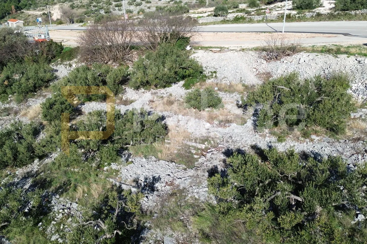 građevinski teren s pogledom na more i primošten, 3691 m2 - slika 3
