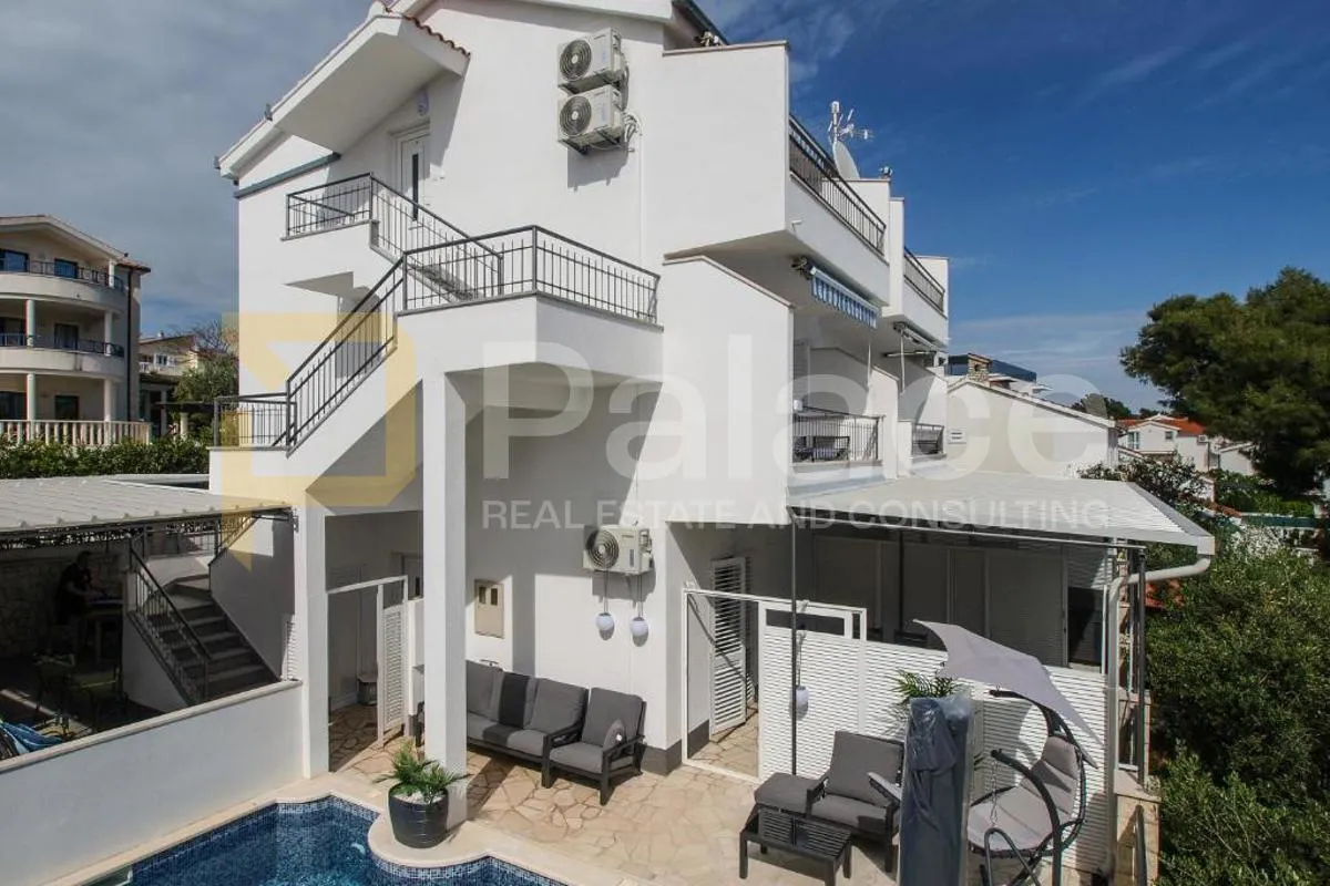 moderno opremljena vila sa sedam apartmana - slika 4