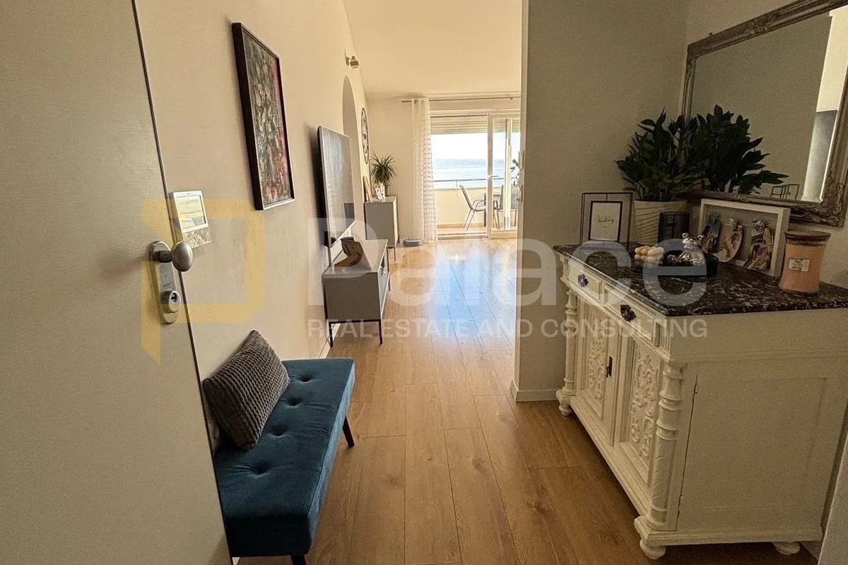 komforan 3‑sobni stan 105 m² + 2 parkirna mjesta, pogled na more - slika 11