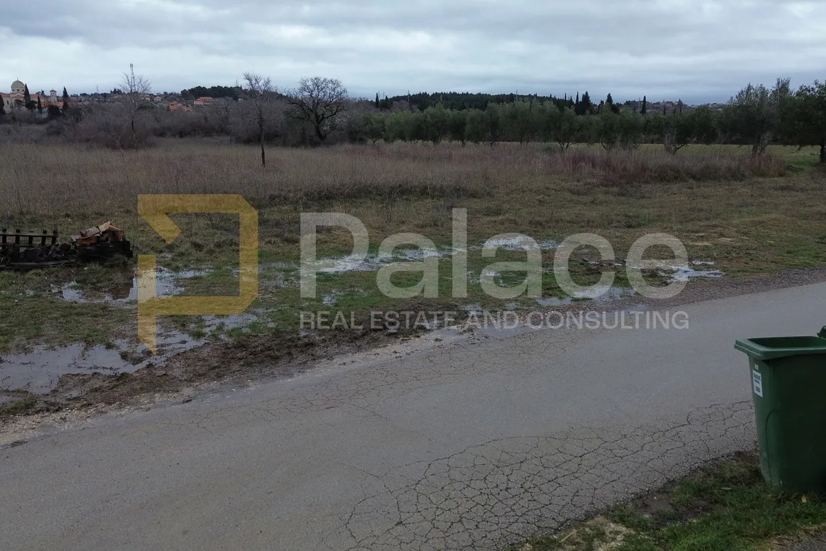 prilika: optimalan građevinski teren uz put, benkovac 572 m2 - slika 5