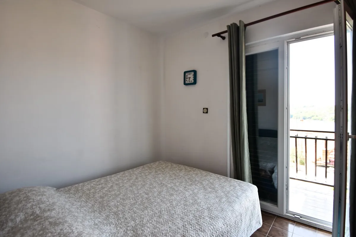 kuća na otoku s velikom terasom - slika 16