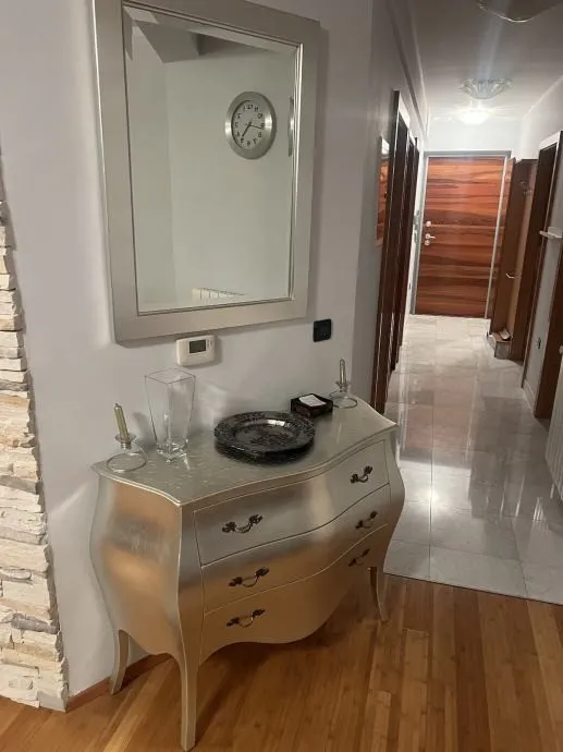 predivna kuća s tri apartmana u centru grada, 150m od mora, opatija - slika 26