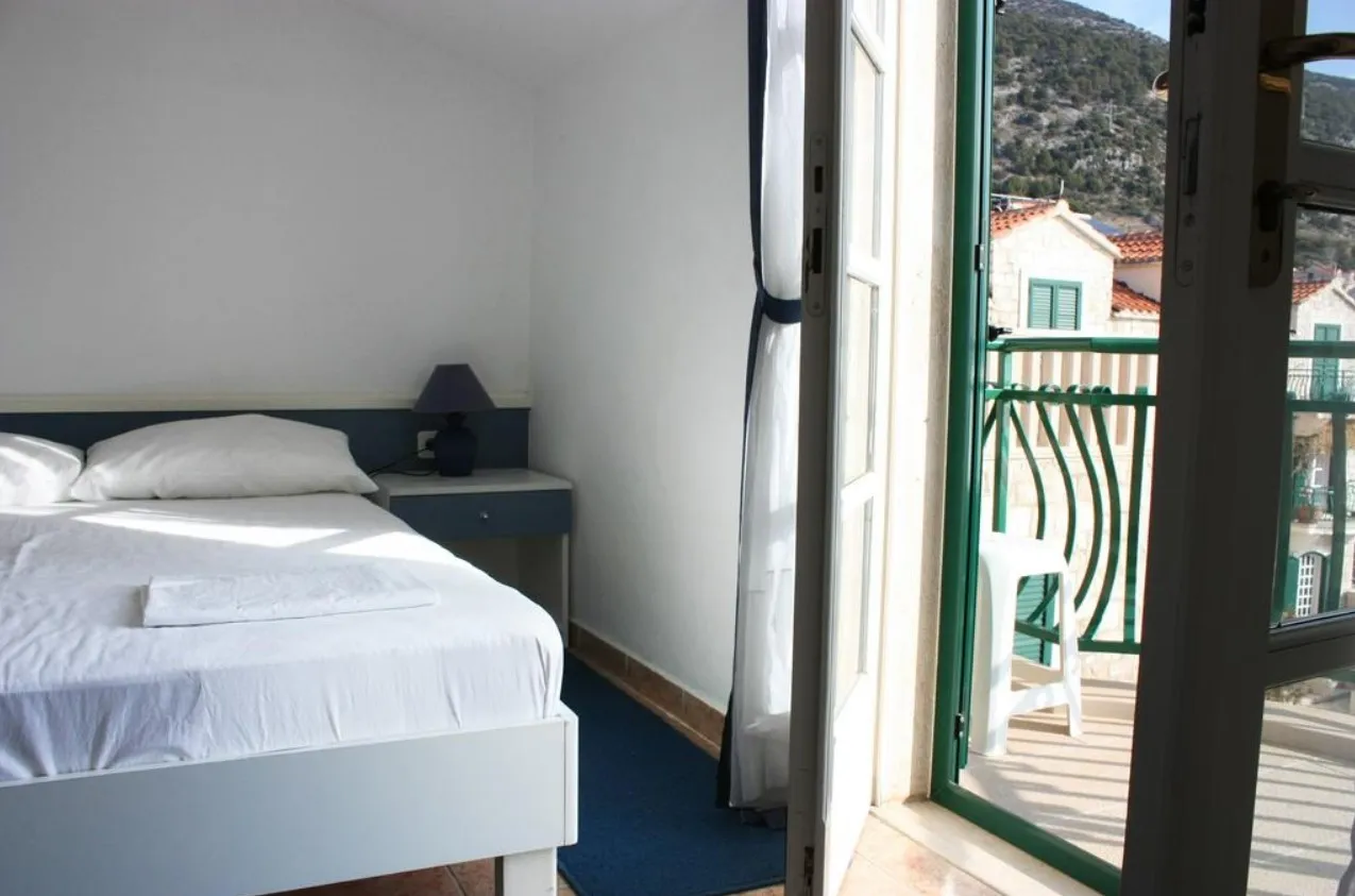 jedinstvena prilika: hotel u centru bola - slika 16