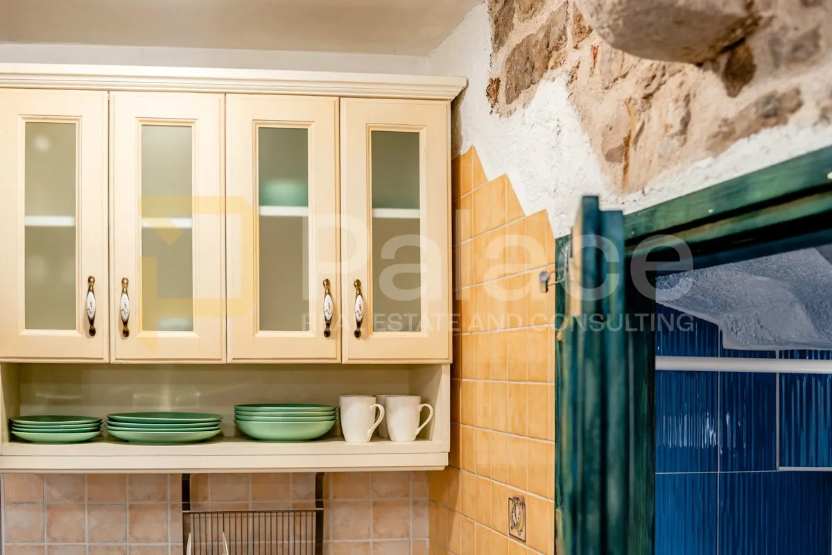 šibenik : dva studio apartmana u samom centru grada u kamenoj kući - slika 15