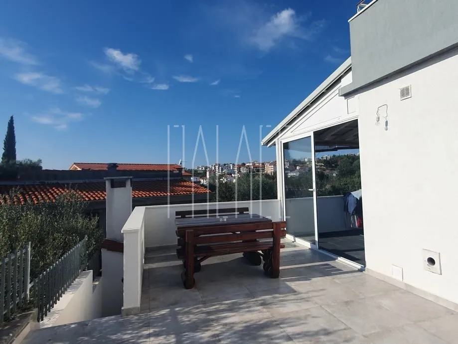 stan s dvije velike sunčane terase : okrug gornji, 155.00 m2 - slika 6