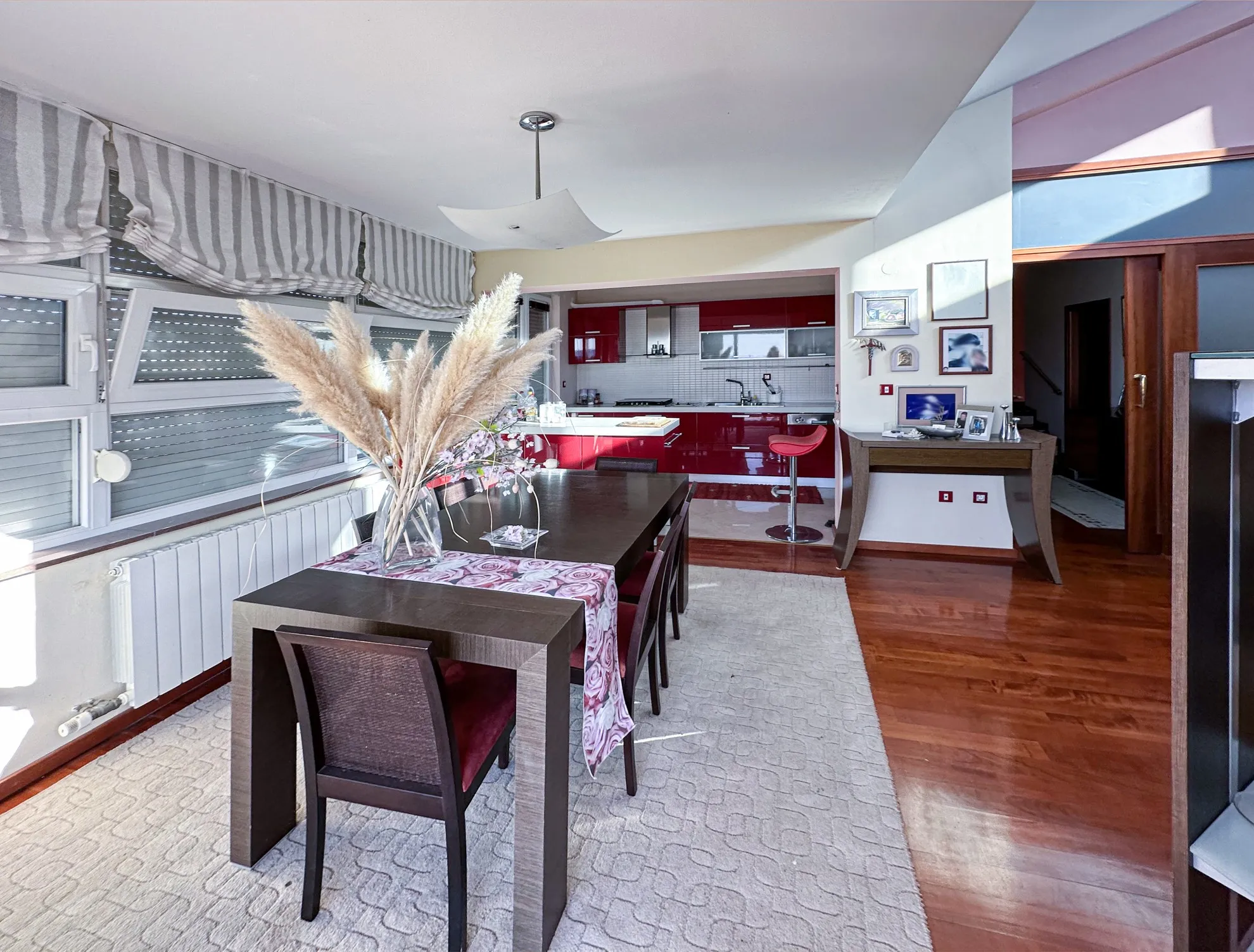 vila 10m od mora s okućnicom od 1700m2 + kućica od 80m2 - slika 6