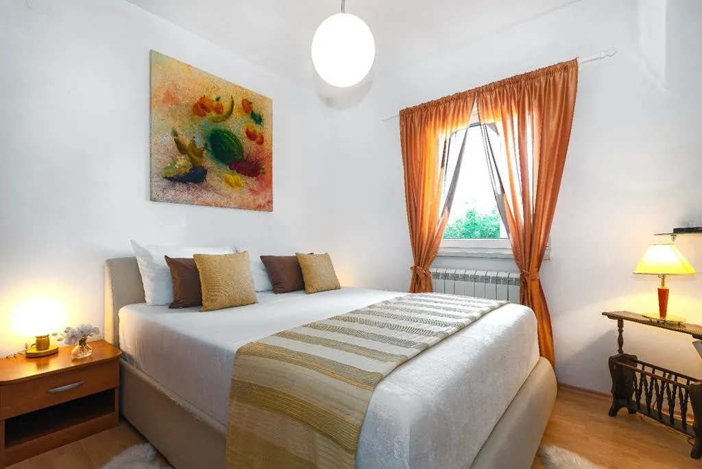 predivna kuća sa bazenom, lozovac, 320 m2 - slika 10