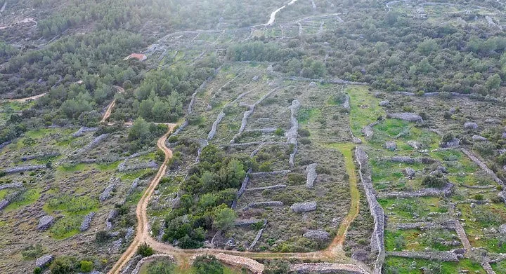 izuzetno zemljište s uvjetima gradnje, 10,560 m², hvar, gdinj - slika 2