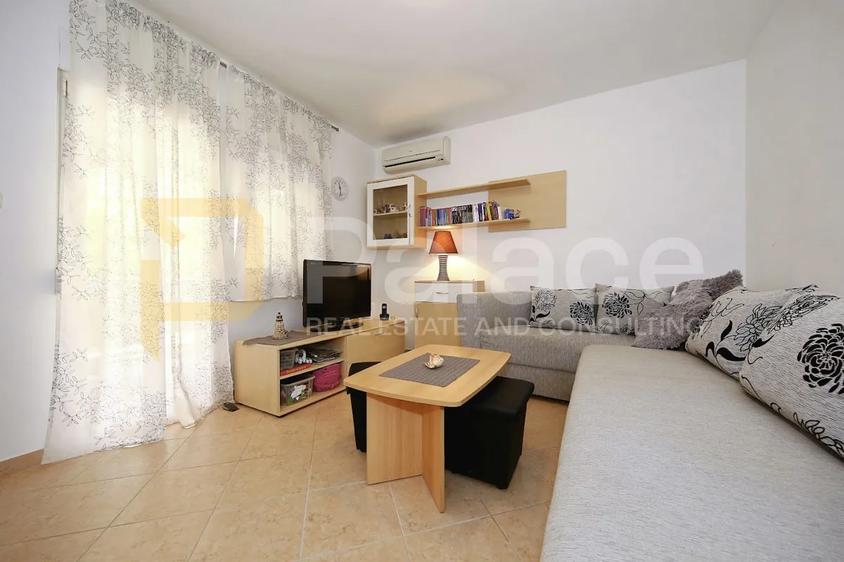kuća sa šest stambenih jedinica - pirovac - slika 23