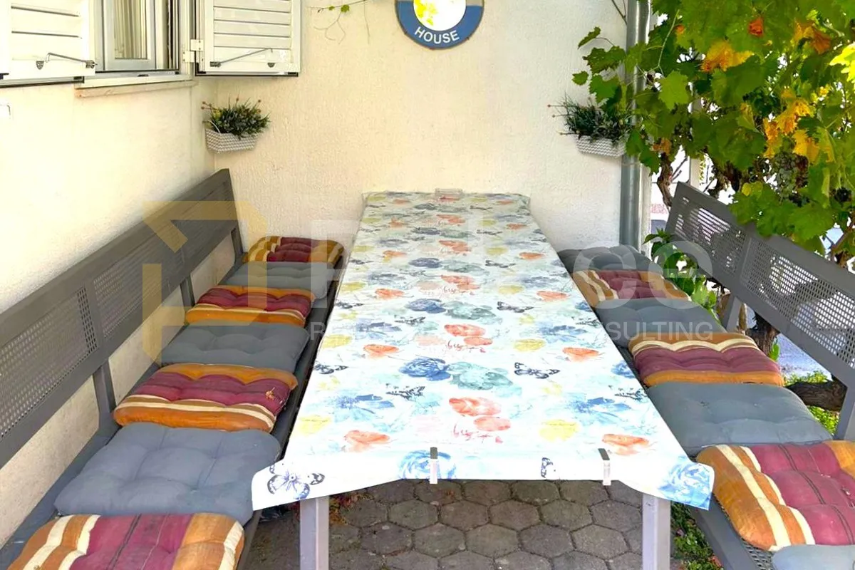 jednosoban namješteni stan s terasom i parkingom, vodice 25 m2 - slika 5