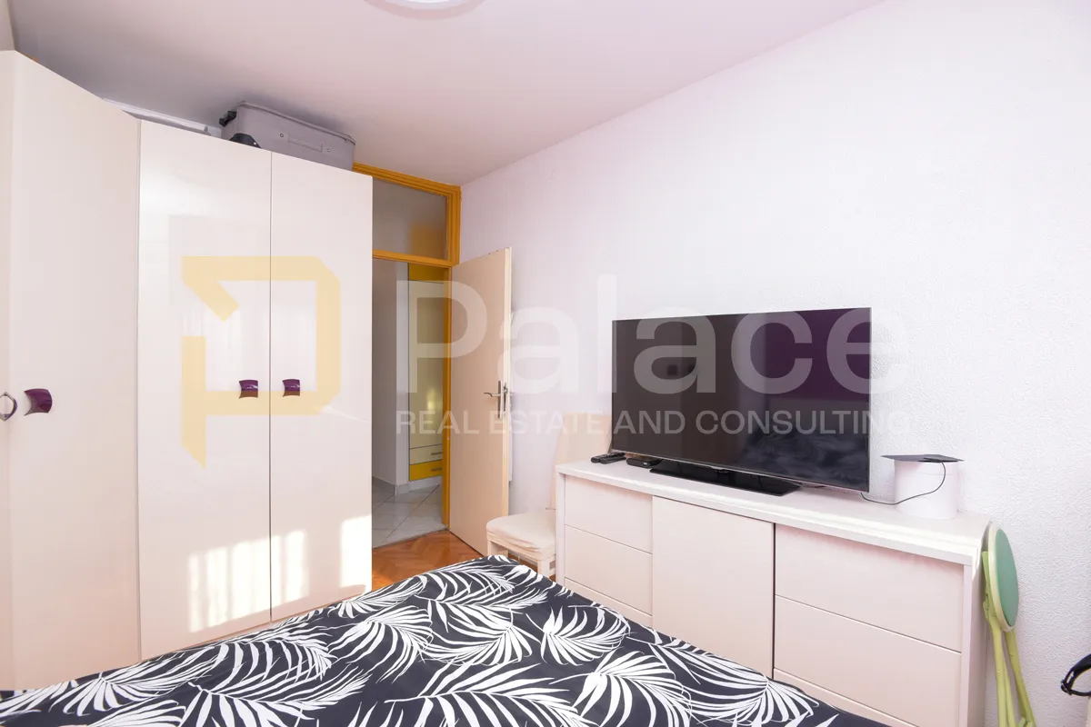 prekrasan namješten dvosoban stan s pogledom na more, šibenik 51,22 m2 - slika 11