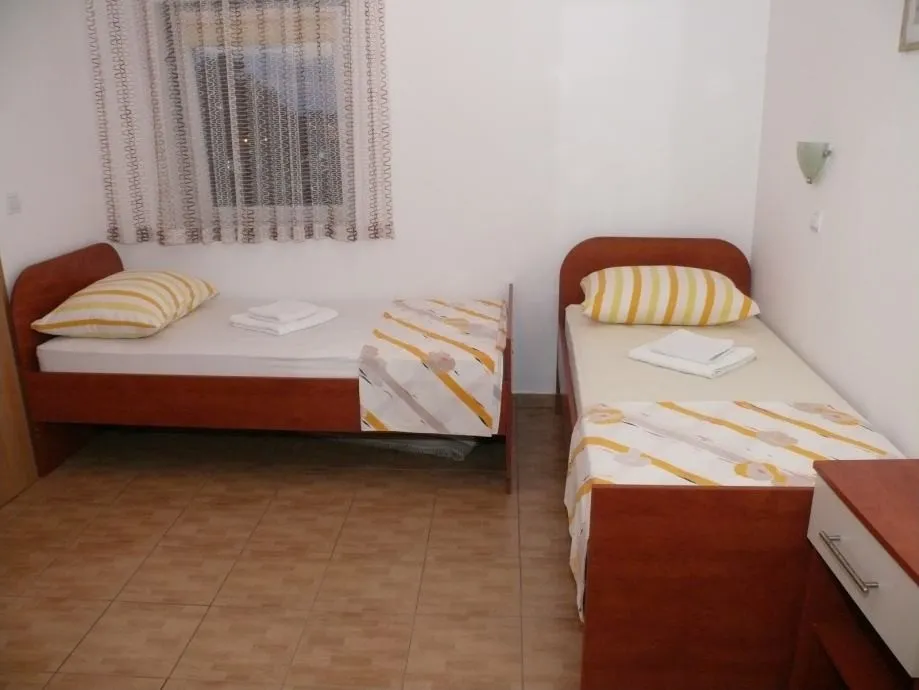 stan od 54m2, 500m od mora, novalja - slika 5