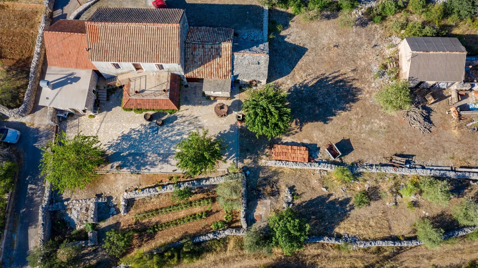 pitoreskna kuća u dubravi s velikom parcelom - slika 5