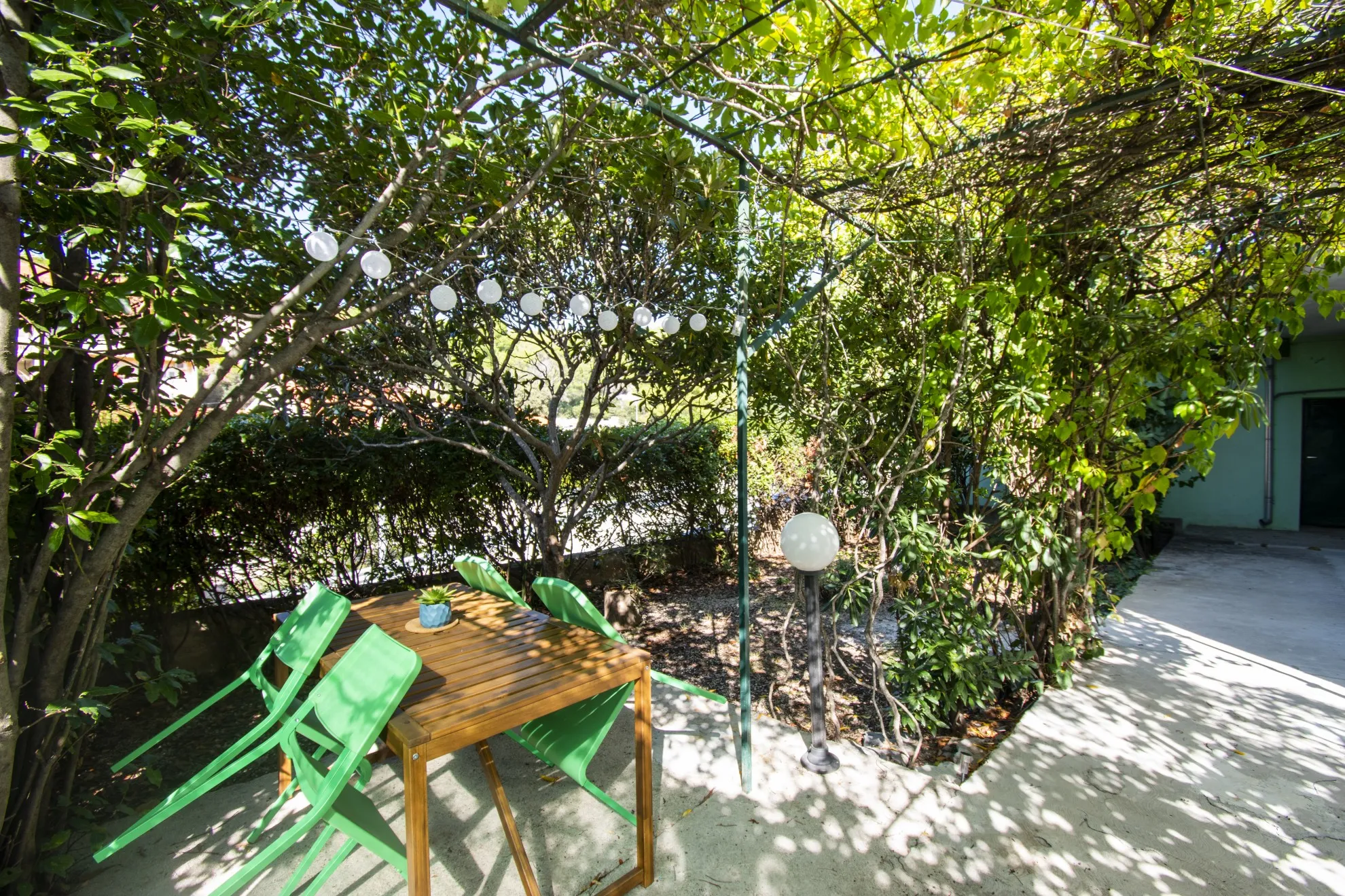 novoređeni stan s garažom i dvorištem, šibenik, 50 m2 - slika 3
