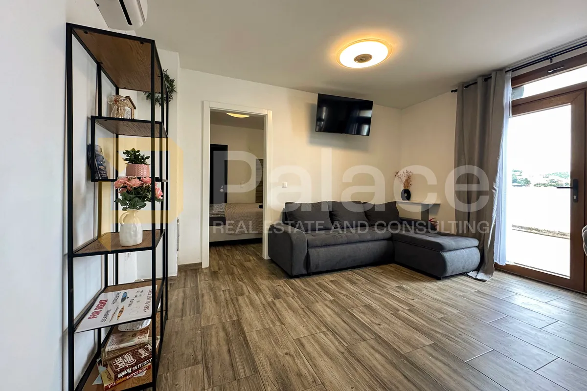 novouređen jednosoban stan prvi red do mora, 49 m2 - tisno - slika 3
