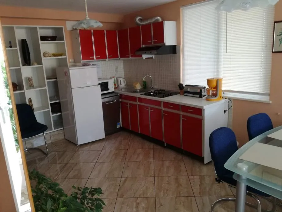 kuća s 2 apartmana na idealnoj lokaciji s pogledom na more, rogoznica - slika 6