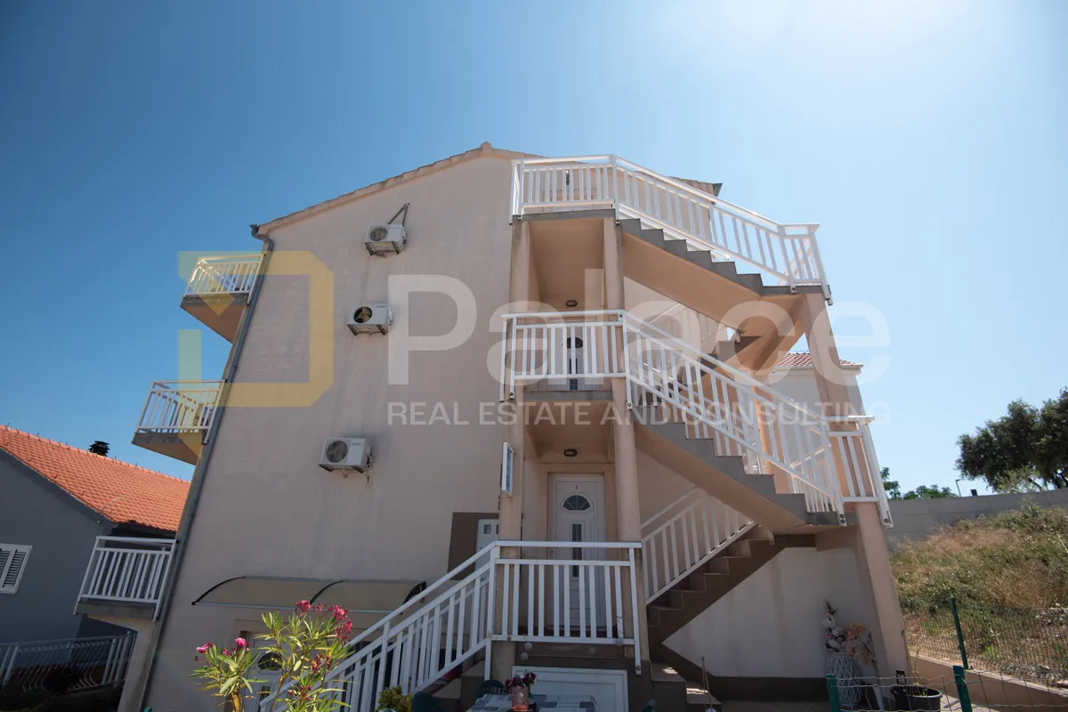 apartmanska kuća s pogledom na more, rogoznica - slika 27