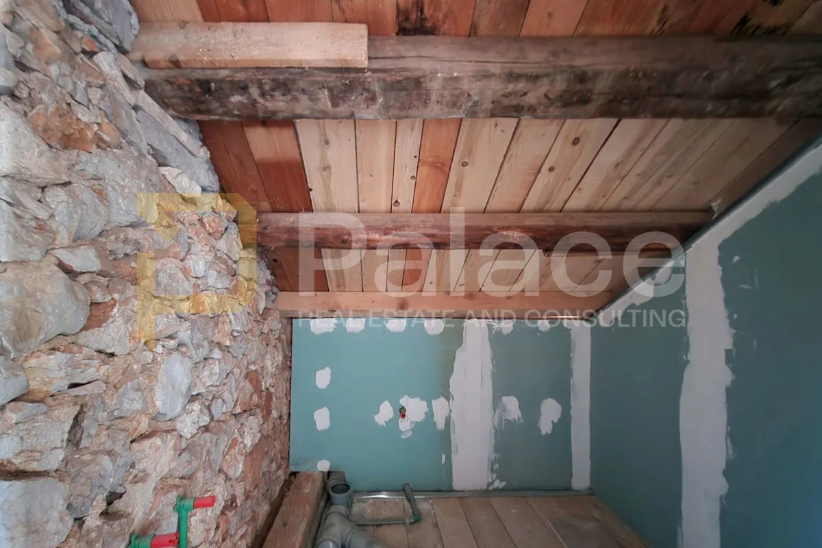 predivna kamena kuća s okućnicom i pogledom, križišće, 250 m² - slika 12