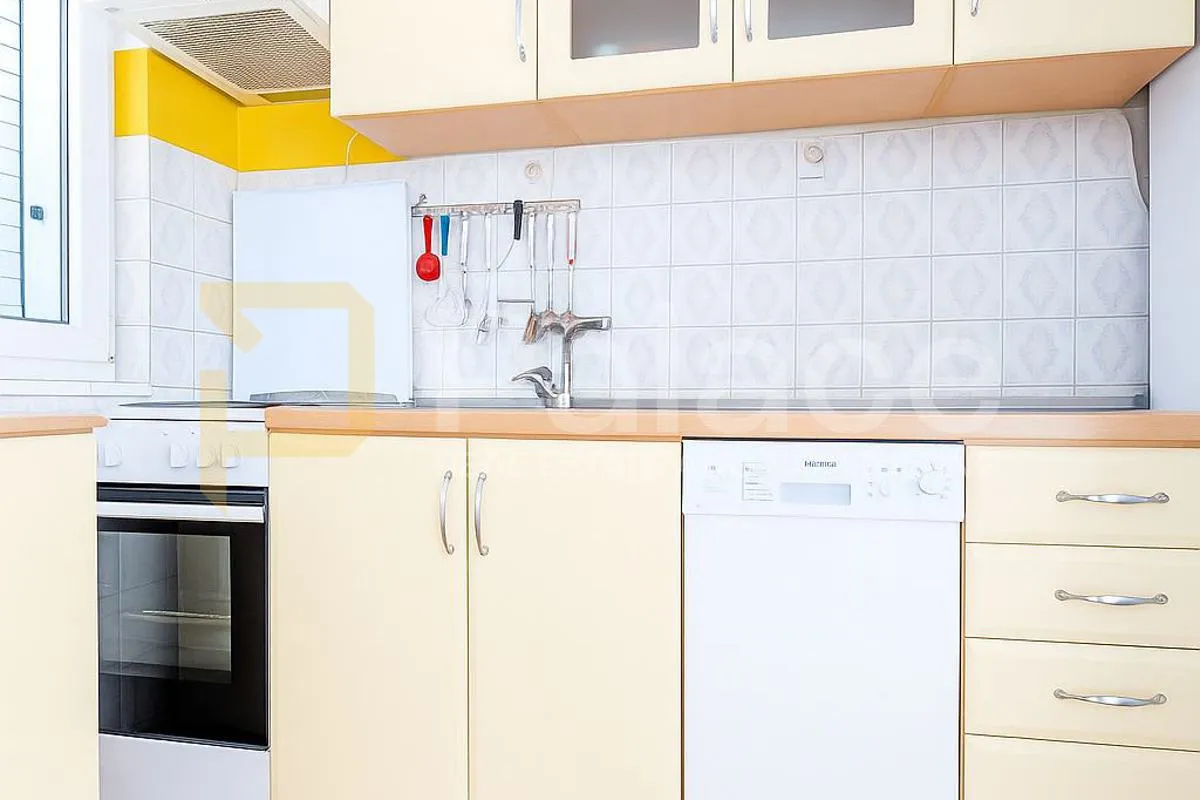 stan 85 m², loggia i vrt, samo 150 m od plaže – kaštel stari - slika 6