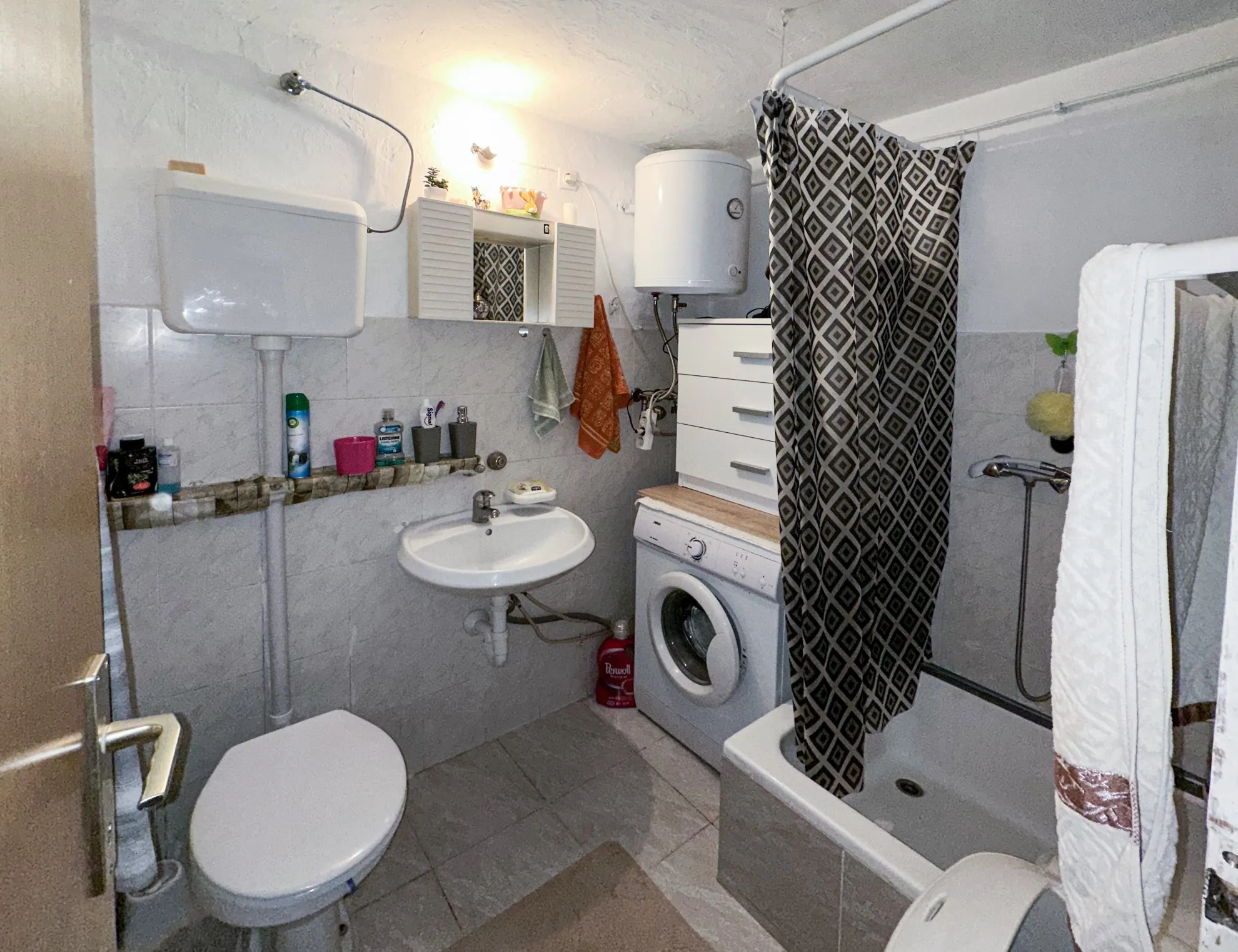 potpuno namješten stan 70m od mora, 35m2 - slika 8