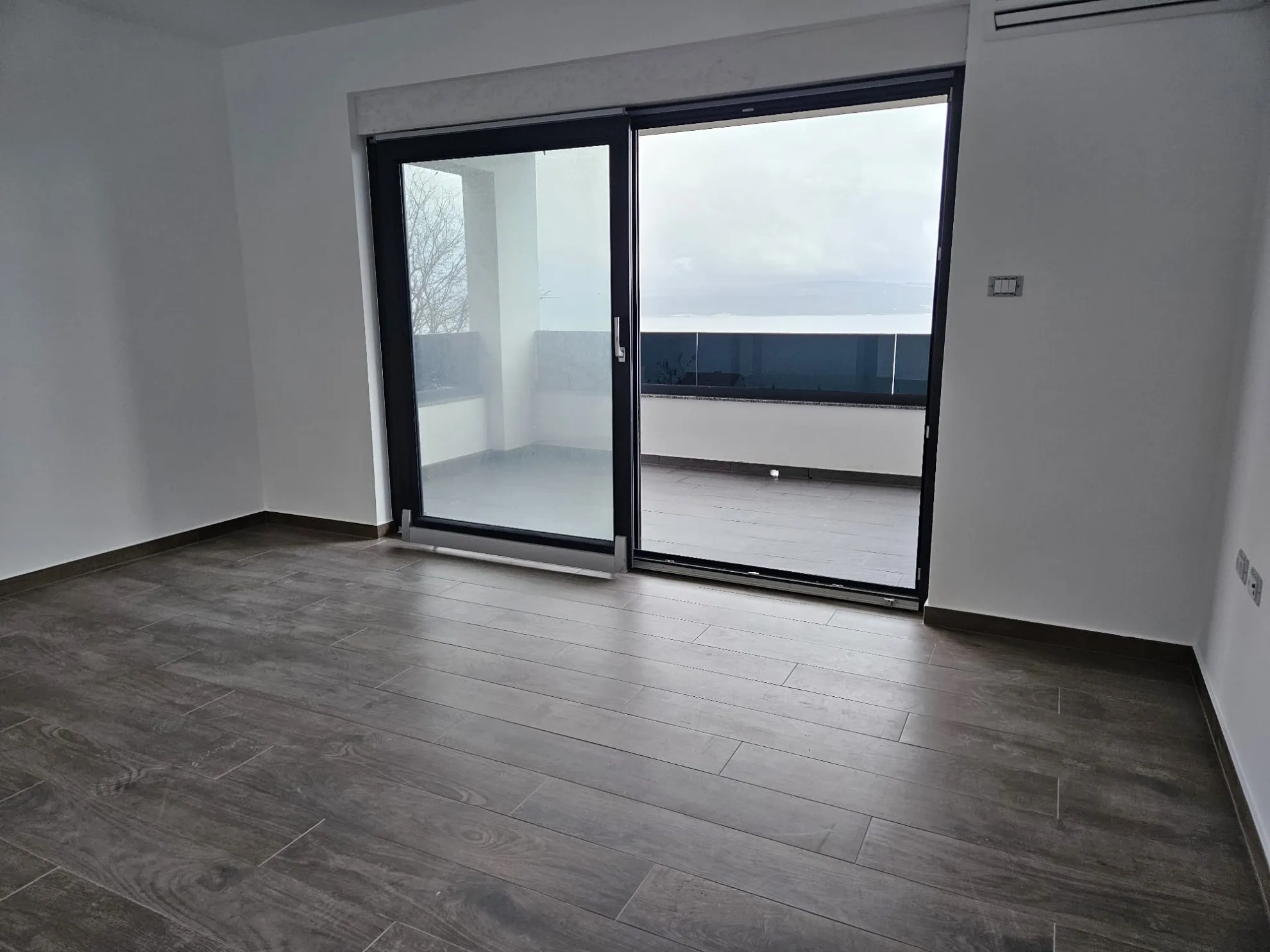 dvoetažni stan s pogledom na more, 100m2, dramalj - slika 5