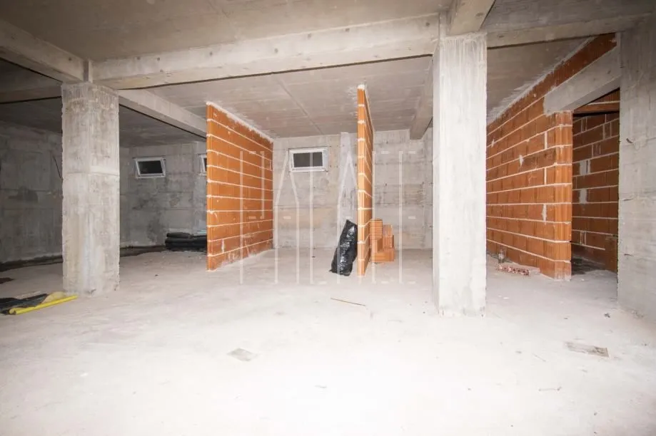 restoran s četiri stana u centru pakoštana, 550.00 m2 - slika 5