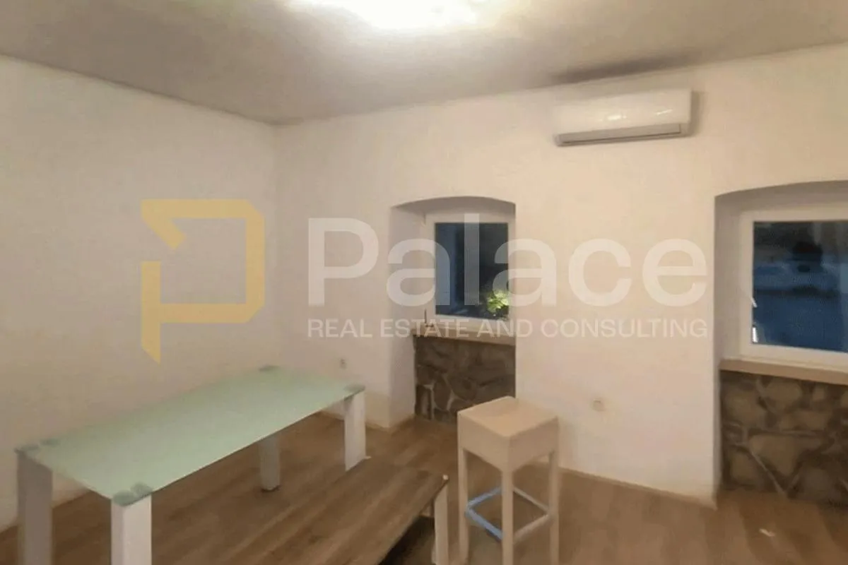 kostrena – dugoročni najam namještenog stana | 2 spavaće sobe | 800 € - slika 2