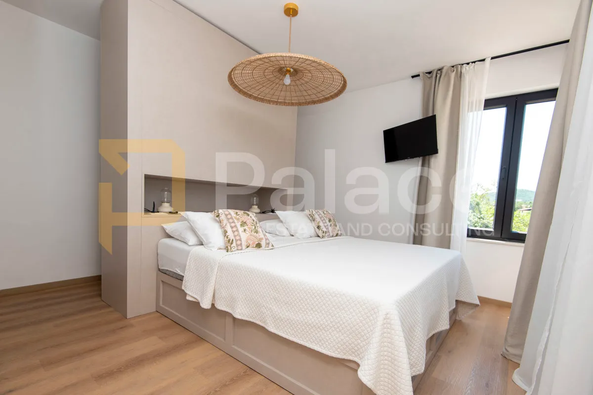 luksuzna vila 210m2 - prvi red do jezera - bilice - slika 25