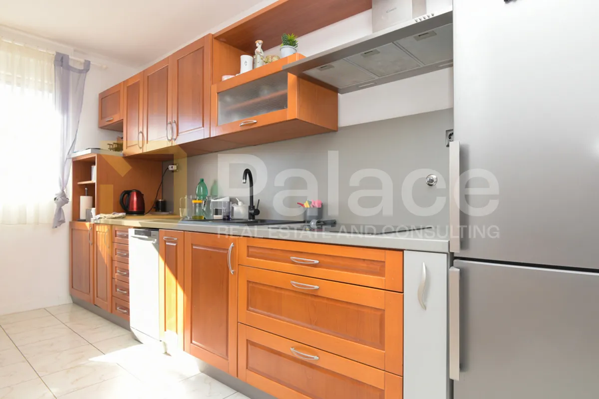 skladno uređen trosoban stan u zgradi, šibenik-krvavice 74,6 m2 - slika 7