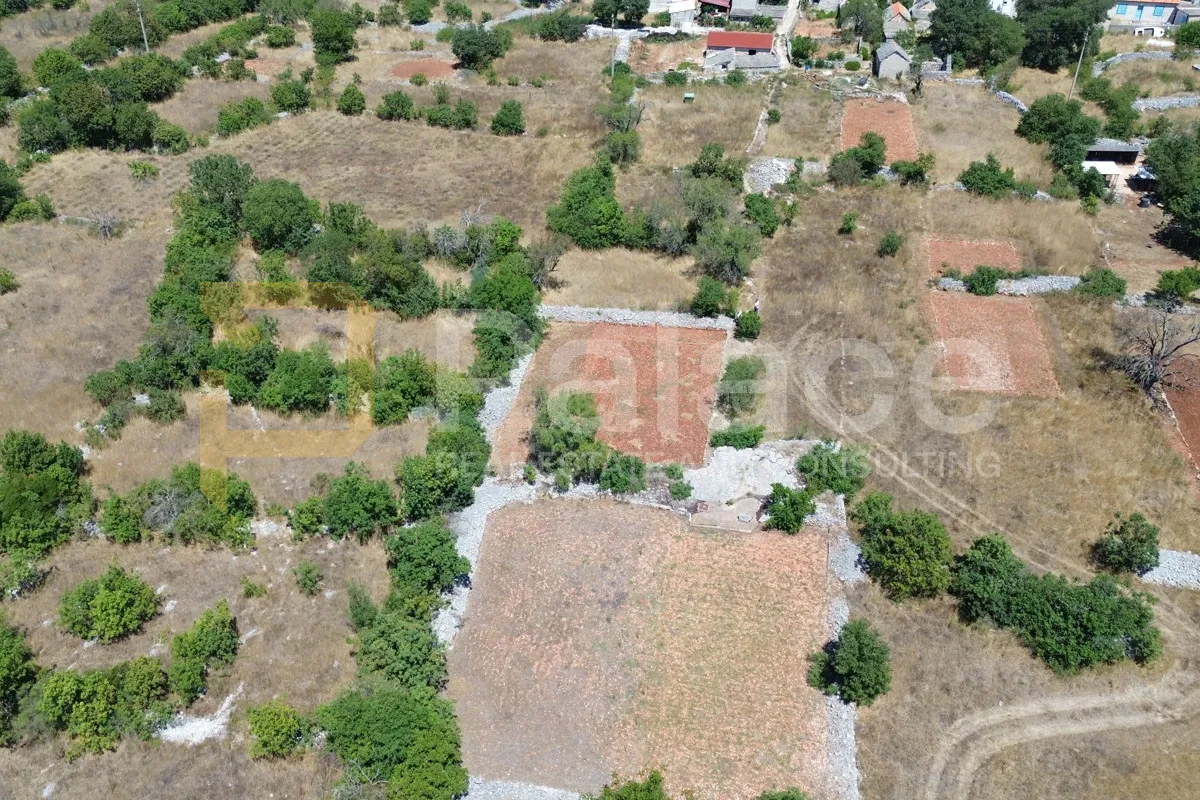 kamena kuća prizemnica sa velikim zemljištem, kruševo kod primoštena - slika 10