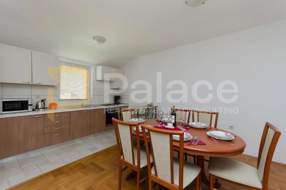 malinska dubašnica stan 61 m² s pogledom na more i okućnicom 285.000 € - slika 2