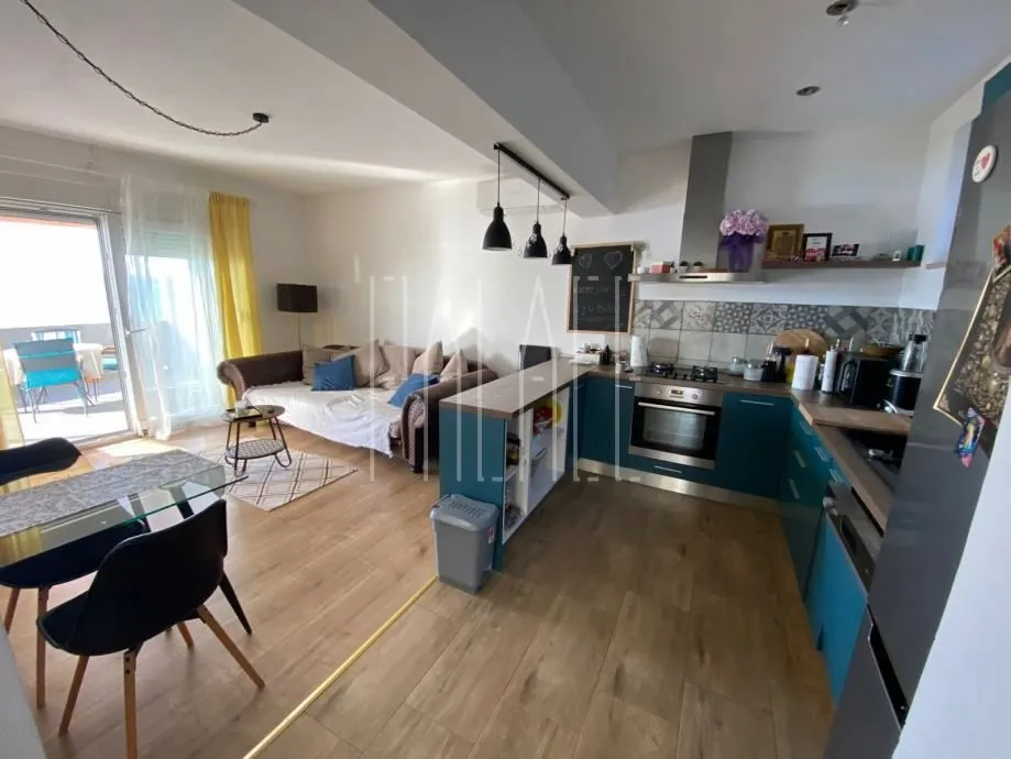 stan: krilo jesenice, 2. red do mora s pogledom: 205m2+240m2 okućnica - slika 2