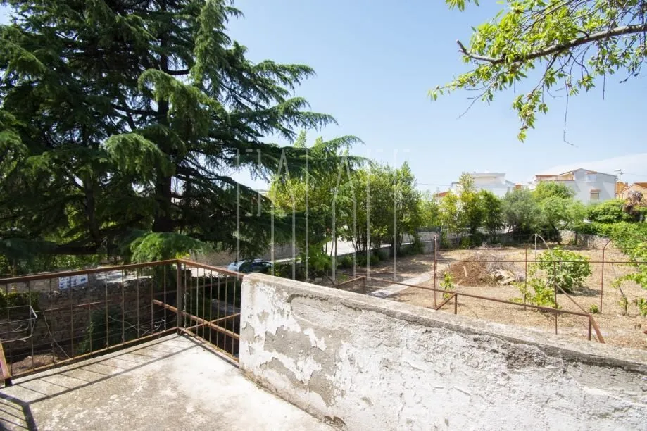 prekrasan povijesni ljetnikovac s perivojem u centru vodica, 180.00 m2 - slika 20