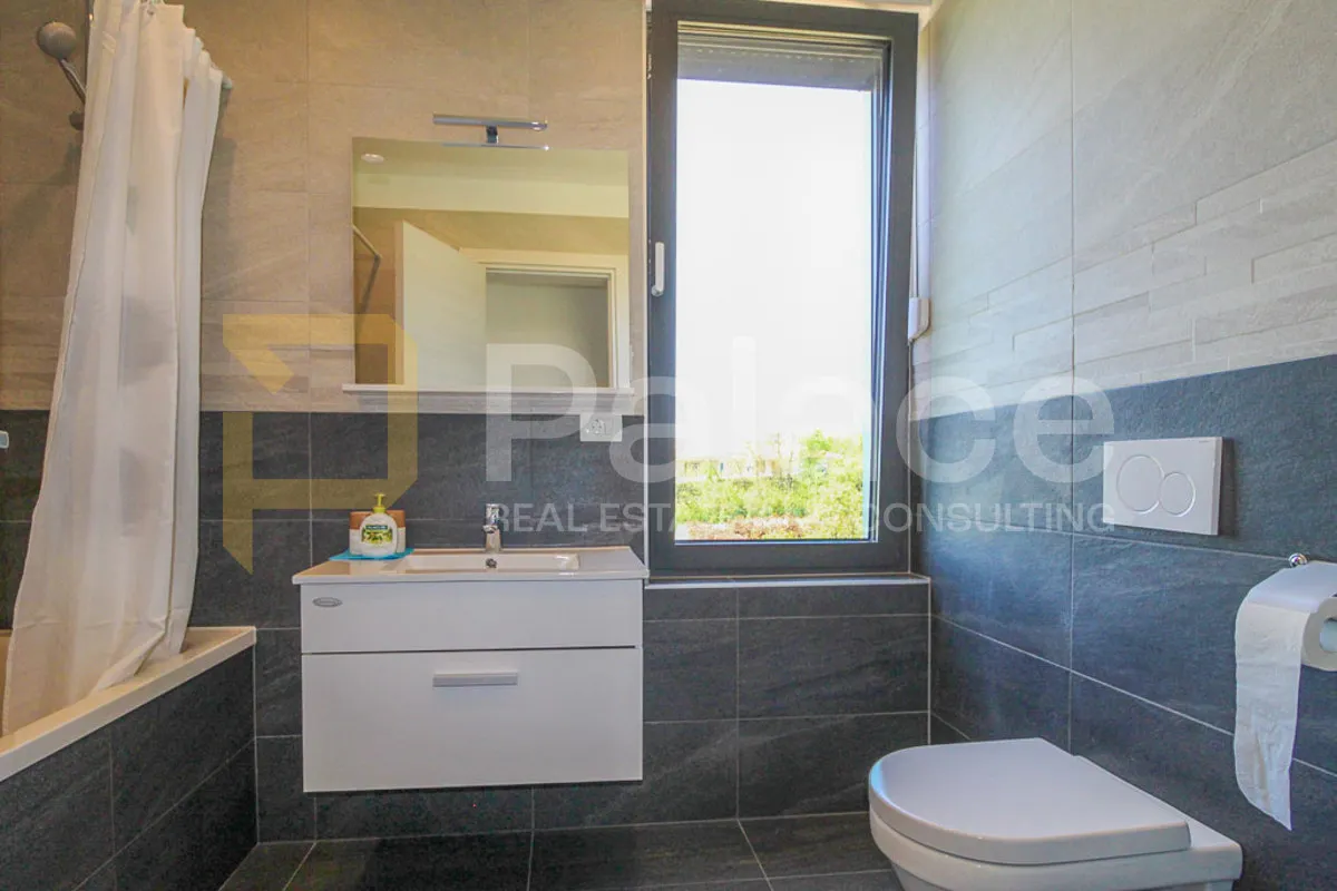 nekretnina iz snova u kostreni – vila s bazenom i tri stana, 332m2 - slika 19