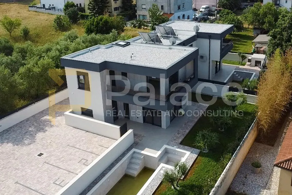 moderna dvojna vila sa bazenom u mirnom dijelu medulina - slika 23