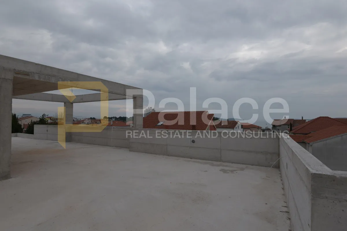 vodice: moderan stan s krovnom terasom i pogledom na more 171m2 - slika 6