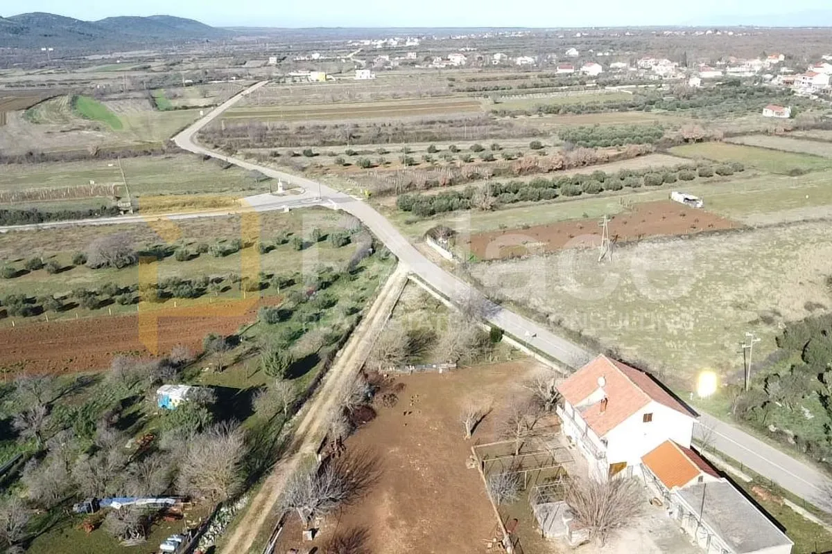 prilika !! građevinsko zemljište 1023 m2 - slika 3