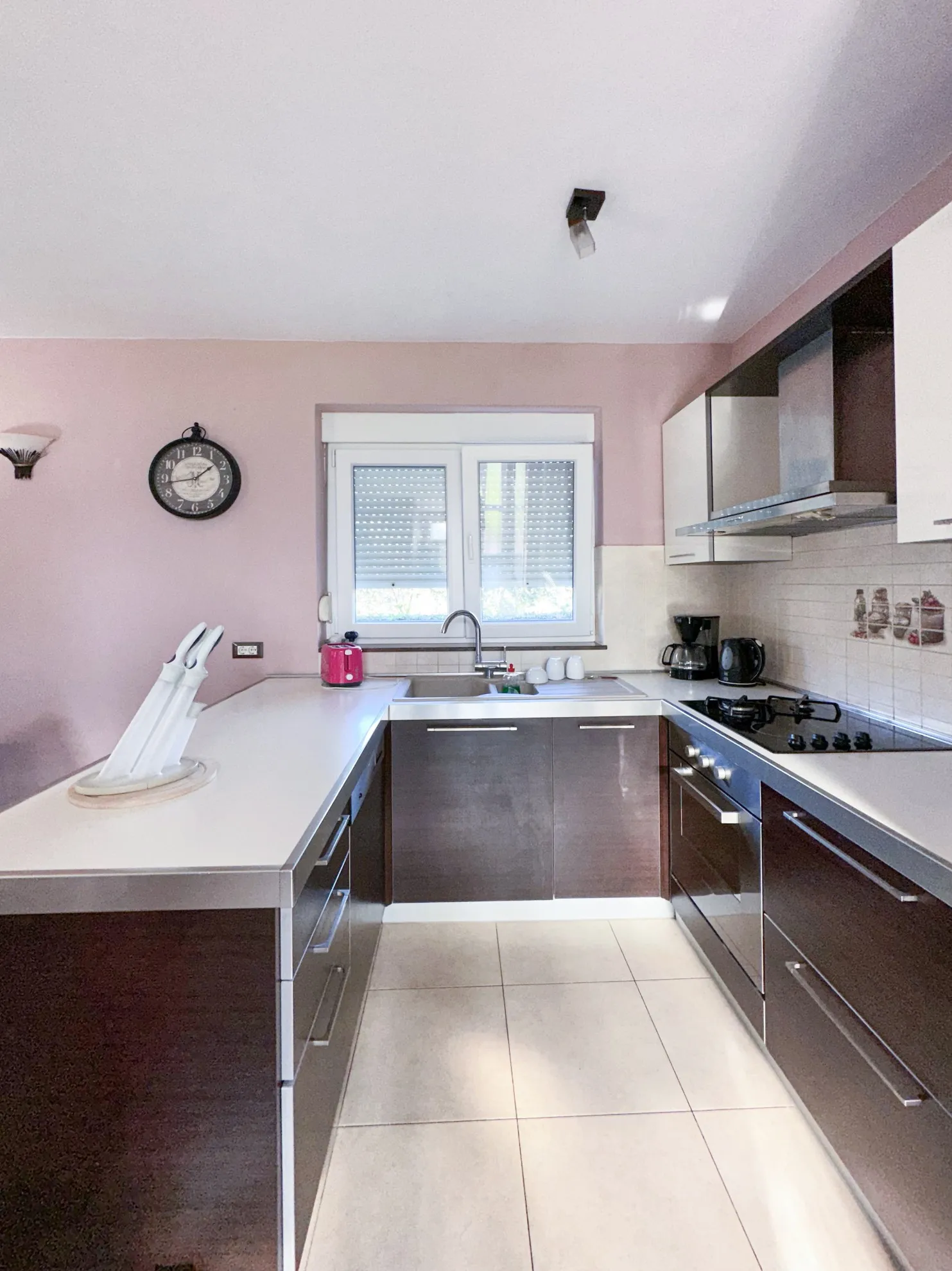 vila 10m od mora s okućnicom od 1700m2 + kućica od 80m2 - slika 22