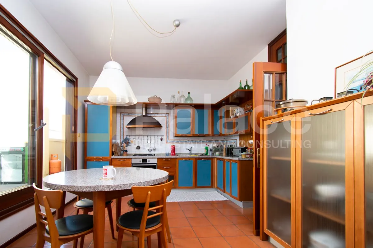 jedinstven penthouse u samom centru grada - slika 11