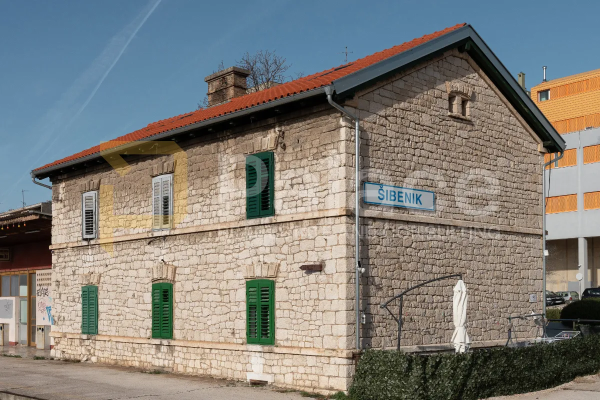 šibenik: novouređeni dvosobni stan u centru grada 57m2 - slika 11