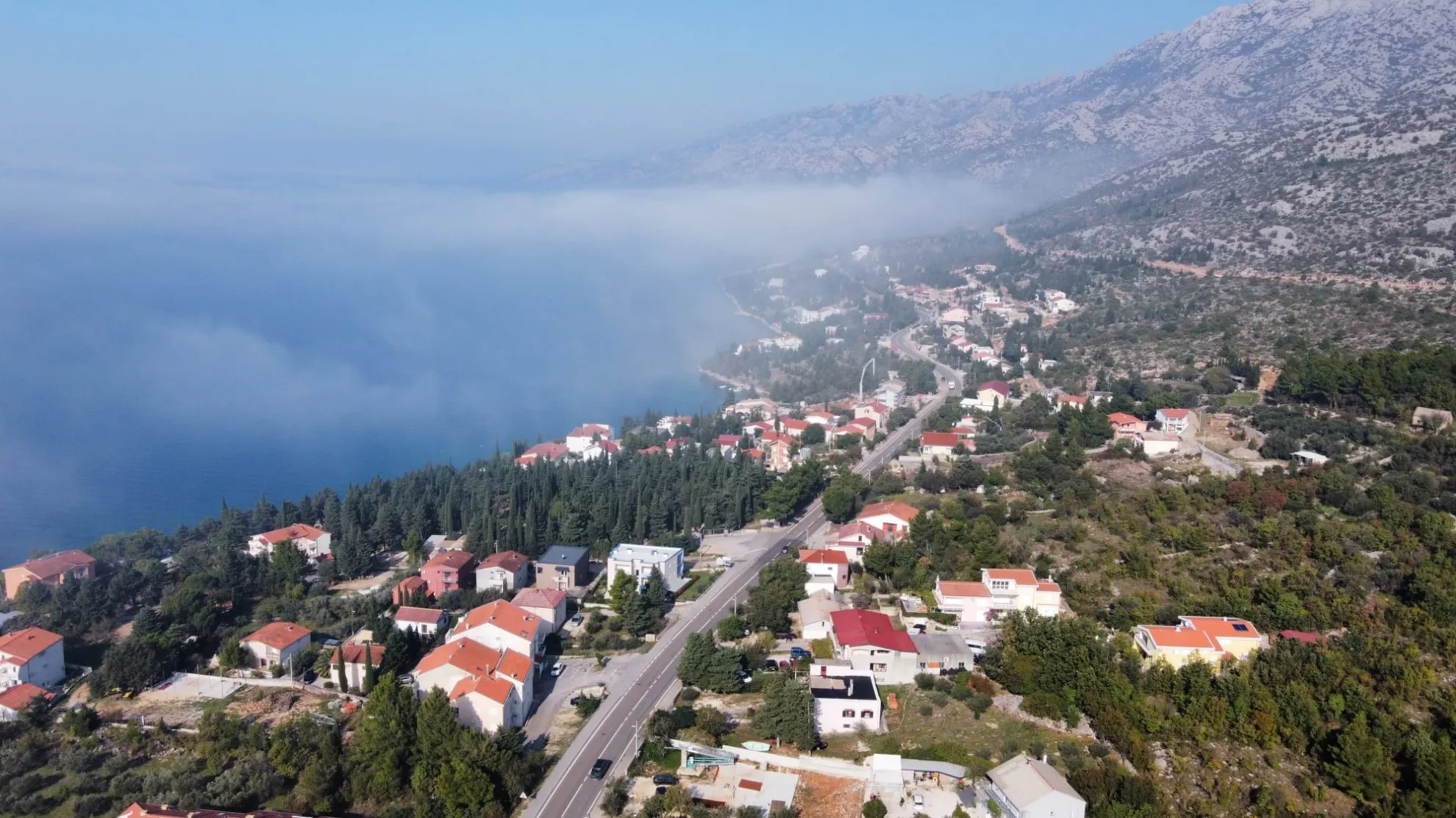 STARIGRAD: Višeapartmanska kuća za smještaj do 50 osoba - Stari Grad