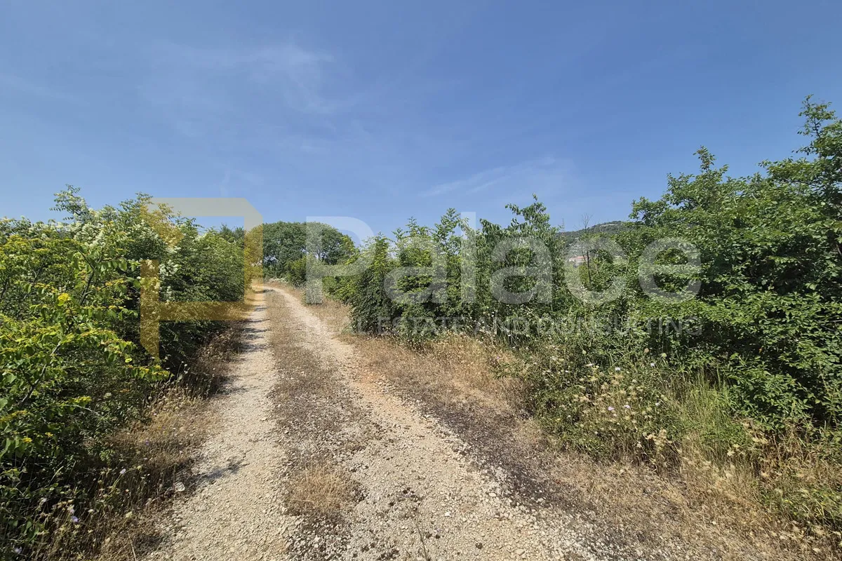 poljoprivredno neobrađeno zemljište 2607 m2 - slika 2
