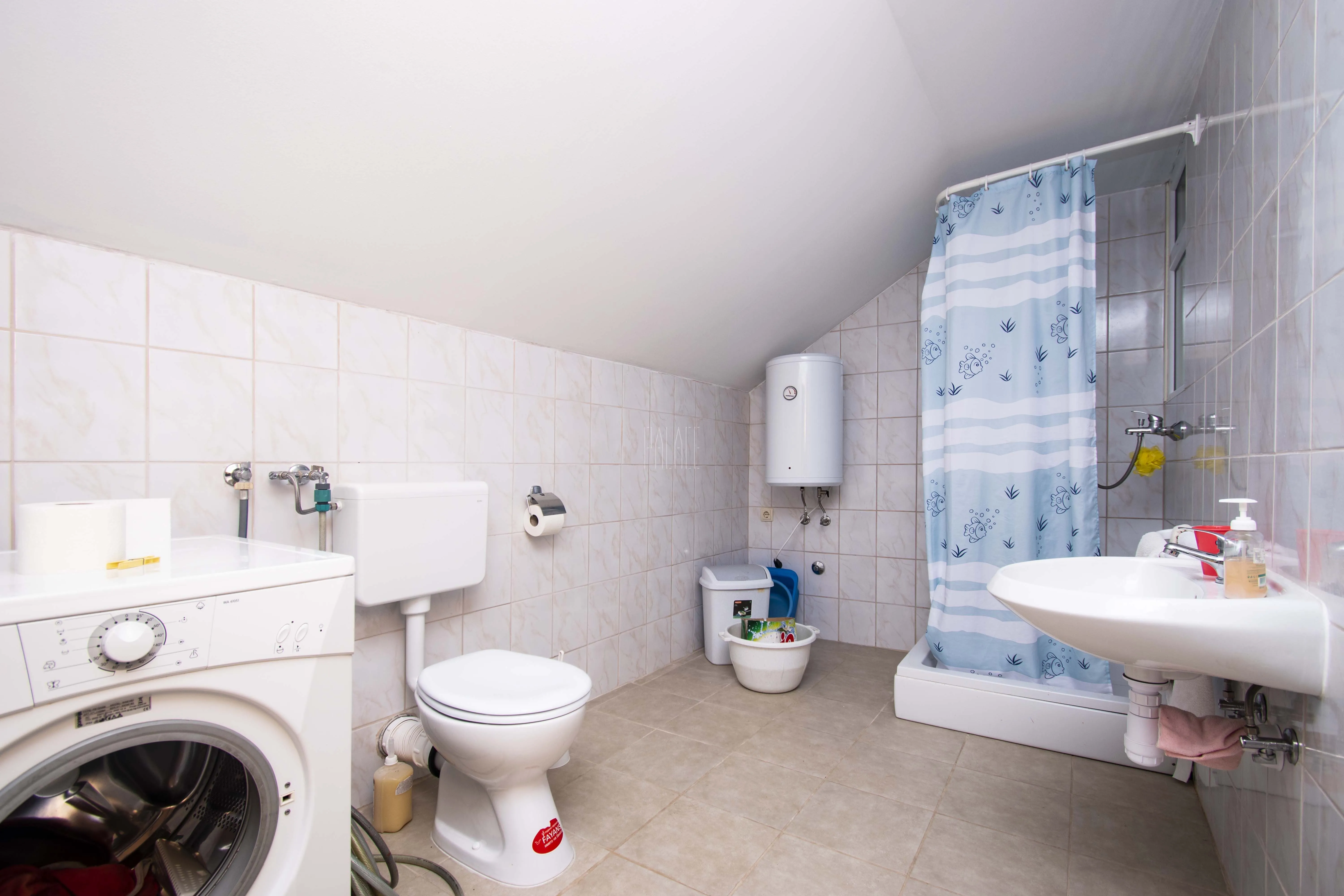 kuća s potkrovljem i okućnicom u zaleđu vodica, 300.00 m2 - slika 10