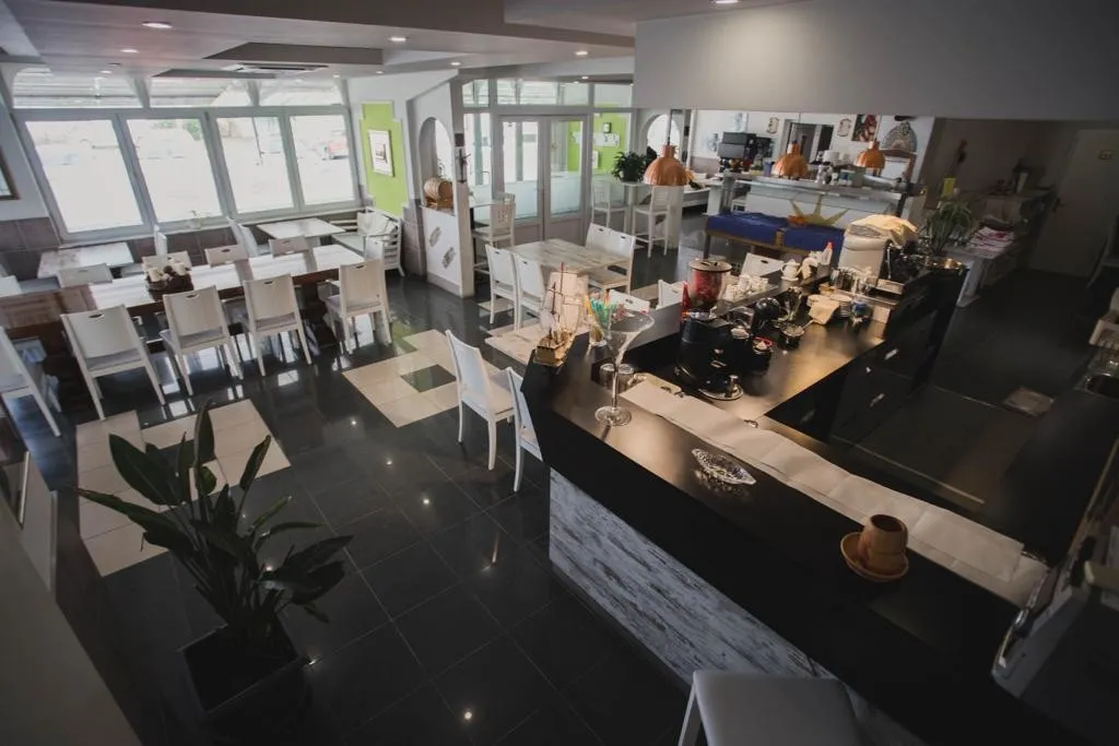 prodaje se hotel s restoranom u vukovaru - slika 18