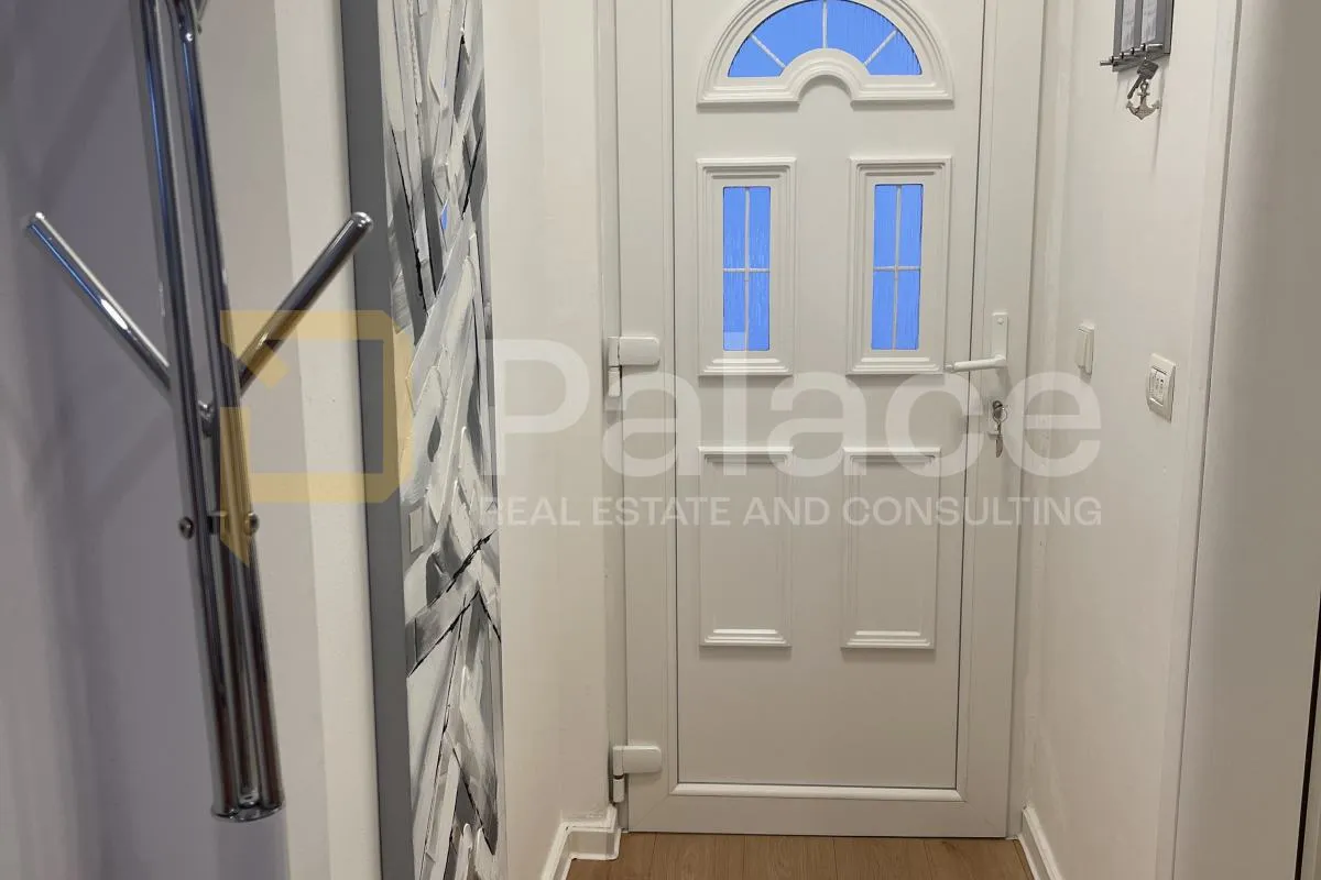 novouređen stan u supetru – 2 sobe, balkon, parking, pogled na more - slika 15